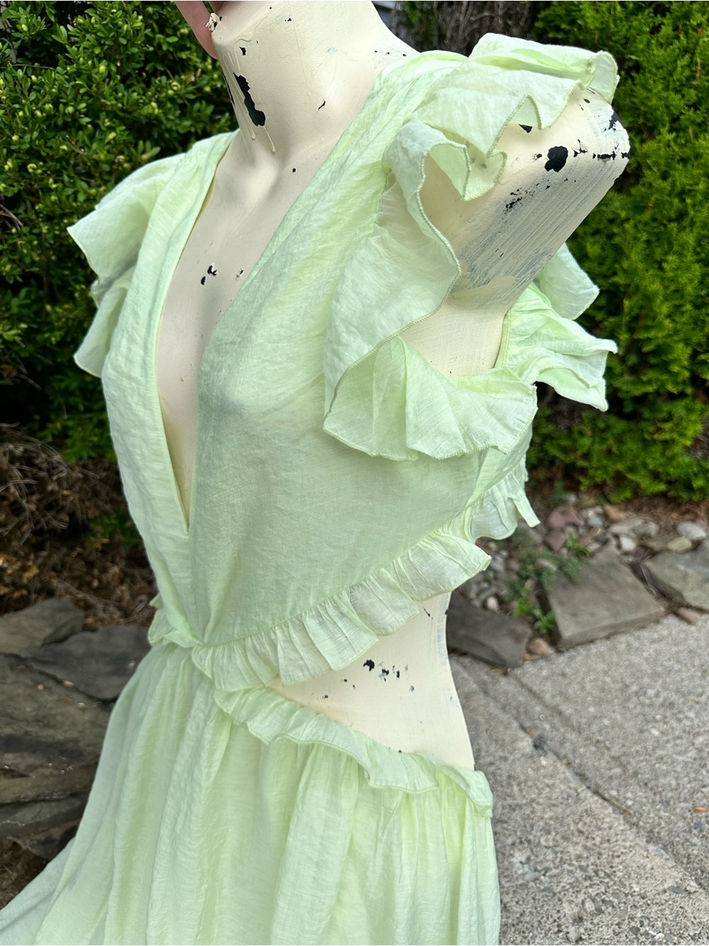 H&M Cut Out Frills Flutter Sleeve Tie Back Pastel Green Romantic Maxi Dress